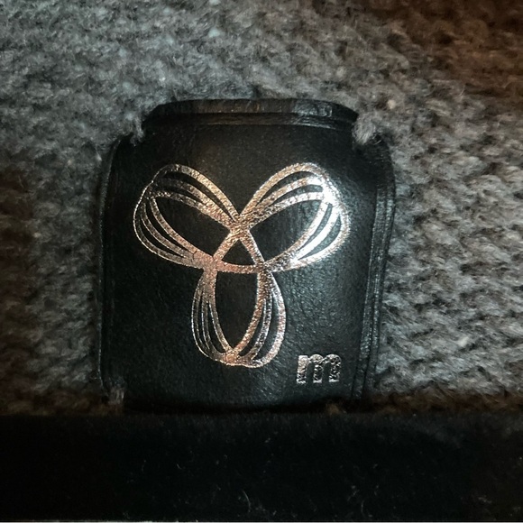 ARITZIA TNA Sz M 100% Lambswool Turned Collar Classic Pockets Sweater - Picture 7 of 9